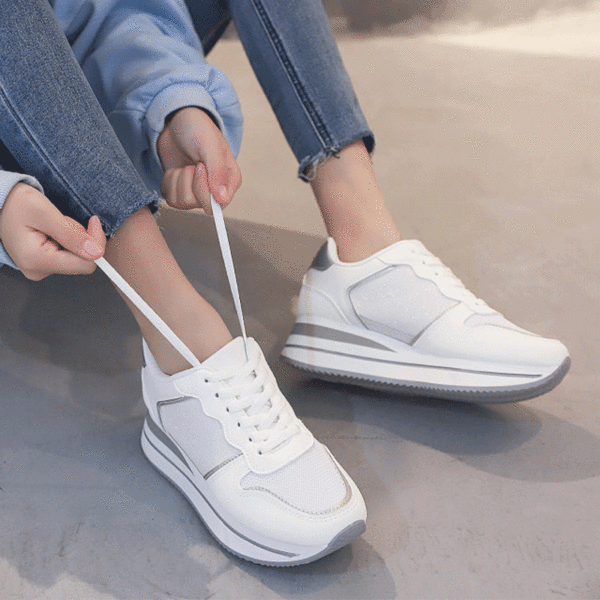 Sneakers δίπατο με λεπτομέρειες - Λευκό