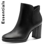 Μποτάκια Tamaris με τακούνι - Μαύρο