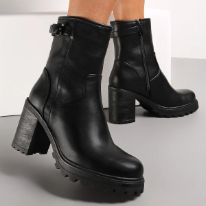 Μποτάκια με Τακούνι & Τρακτερωτή Σόλα - Μαύρα