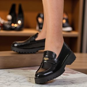 Loafers σε Λουστρίνι με Chunky Σόλα- Μαύρο