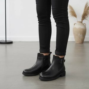 Μποτάκι με Μεταλλική Αγγράφα - Μαύρo