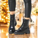 Μποτάκι με Κορδόνια & Τρακτερωτή Σόλα - Μαύρα