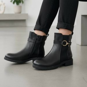 Μποτάκι με Μεταλλική Αγγράφα - Μαύρo