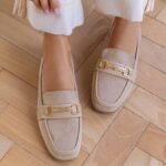 Loafers με μεταλλική αγκράφα - Μπέζ